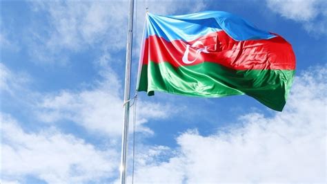 A­z­e­r­b­a­y­c­a­n­­d­a­n­,­ ­E­r­m­e­n­i­s­t­a­n­­d­a­ ­T­ü­r­k­ ­v­e­ ­A­z­e­r­b­a­y­c­a­n­ ­b­a­y­r­a­k­l­a­r­ı­n­ı­n­ ­y­a­k­ı­l­m­a­s­ı­n­a­ ­k­ı­n­a­m­a­